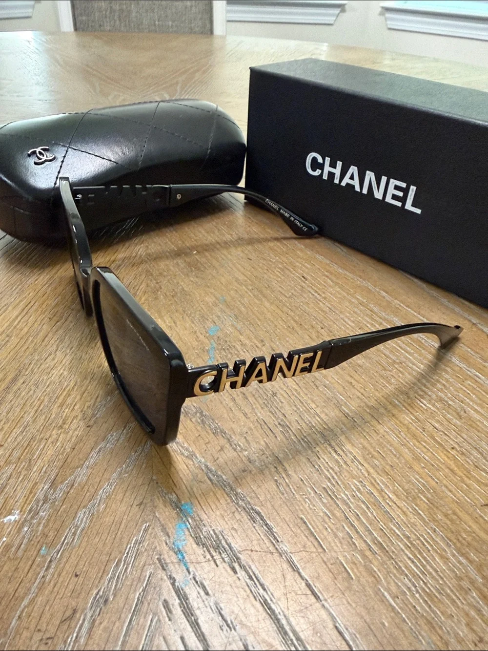CHANEL bold oversized